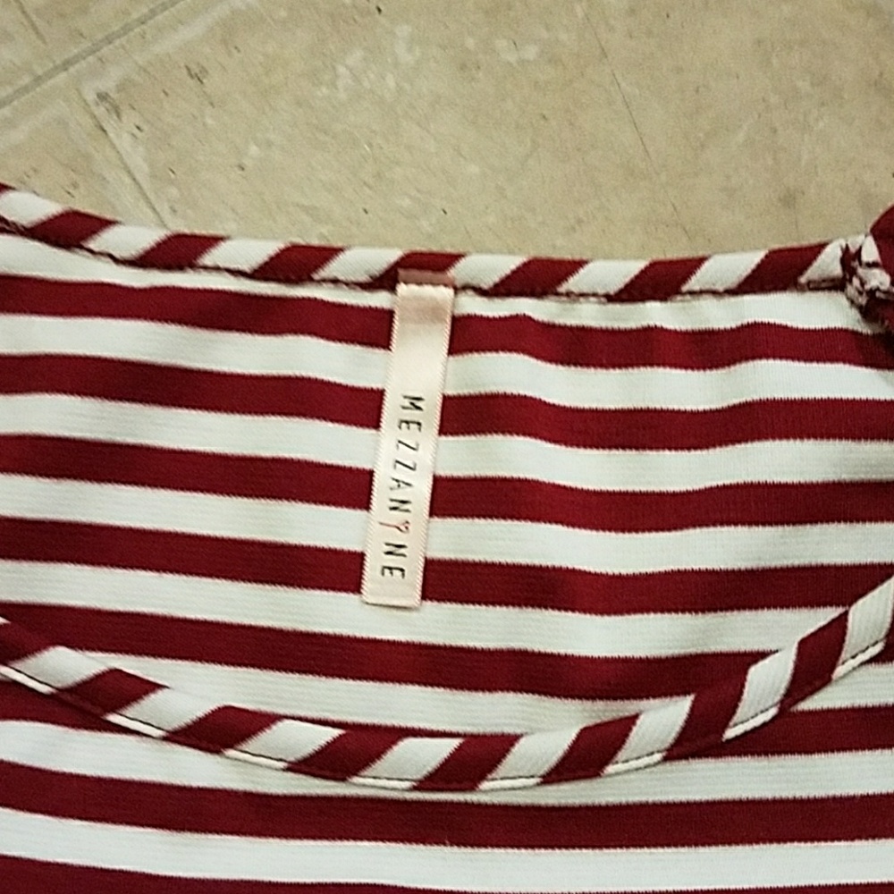 Crop top - Picture 2 of 3